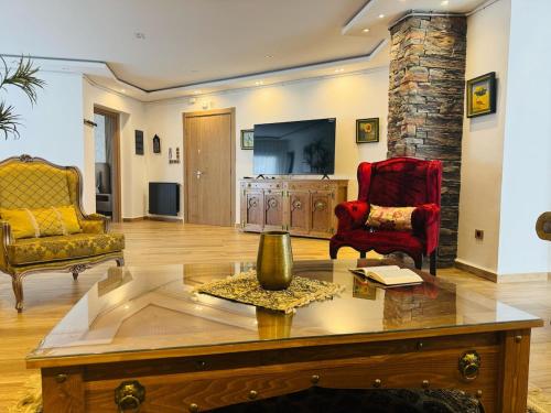 Luxury 6 P Modern Aprt – khách sạn tại Kouba