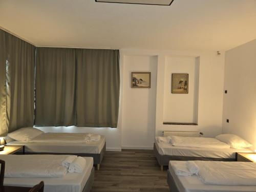 Hotel Zur Buche - image 2
