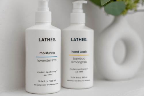 Sojourn Classic DC Rowhouse with Parking Sojourn Classic DC Rowhouse with Parking