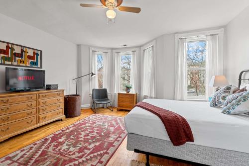 Sojourn Classic DC Rowhouse with Parking Sojourn Classic DC Rowhouse with Parking