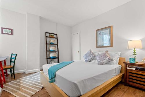 Sojourn Classic DC Rowhouse with Parking Sojourn Classic DC Rowhouse with Parking