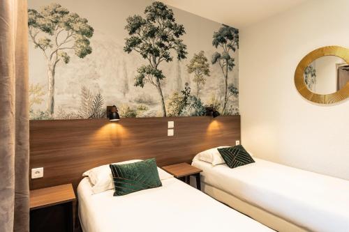 2 twin beds