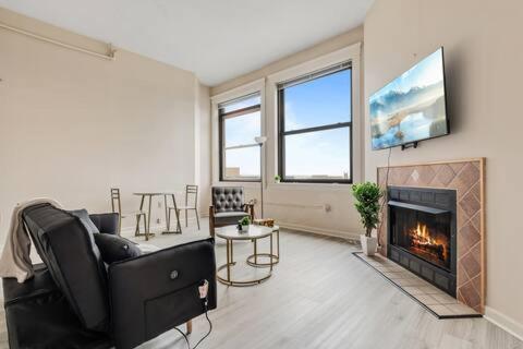603- Luxury Loft & Cozy Room Parking Wi-Fi