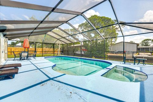 Less Than 2 Mi to Beach and Marina Bright Ruskin Retreat! in Ruskin