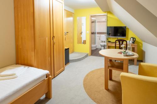 1 twin bed