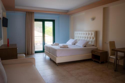 Exterior view, Coralli Hotel in Karavostasi