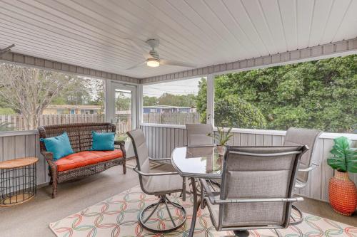 Fire Pit and Screened Porch Home in Jacksonville! Fire Pit and Screened Porch Home in Jacksonville!