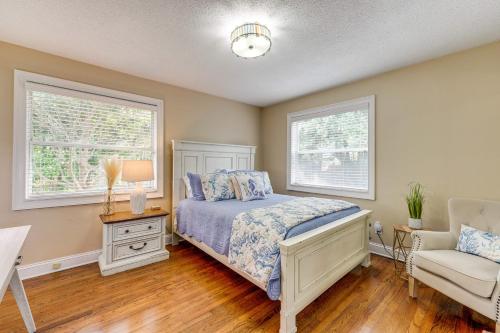 Fire Pit and Screened Porch Home in Jacksonville! Fire Pit and Screened Porch Home in Jacksonville!