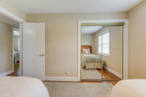 Fire Pit and Screened Porch Home in Jacksonville! Fire Pit and Screened Porch Home in Jacksonville!