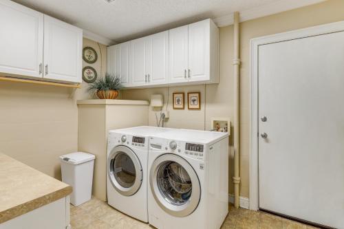 Fire Pit and Screened Porch Home in Jacksonville! Fire Pit and Screened Porch Home in Jacksonville!