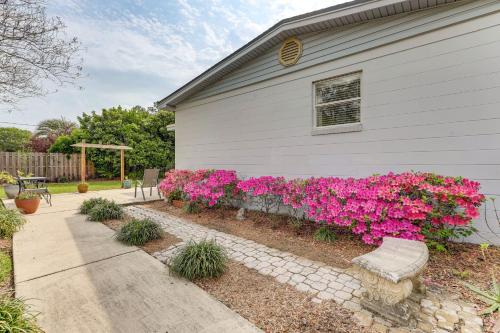 Fire Pit and Screened Porch Home in Jacksonville! Fire Pit and Screened Porch Home in Jacksonville!