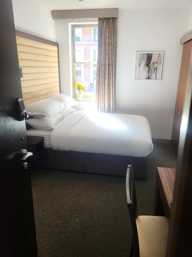 Bliss Boutique Central Room with Air Con 302, London