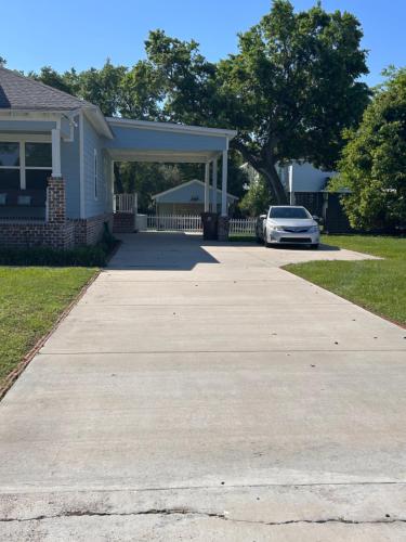 3 Bed, 2 and a half bath Gorgeous Coastal Home 1 block from beach! in Long Beach, USA