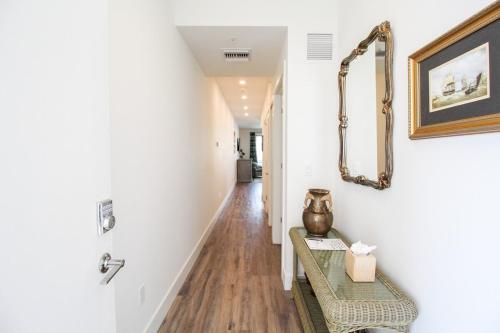 1 BR Condo Downtown Sarasota - Close To Beaches in 可可納特中區