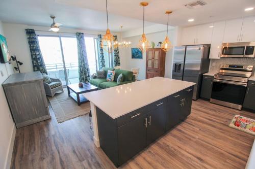 1 BR Condo Downtown Sarasota - Close To Beaches in 可可納特中區