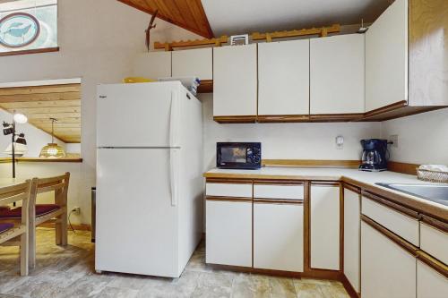 Arcata Townhouse - image 11