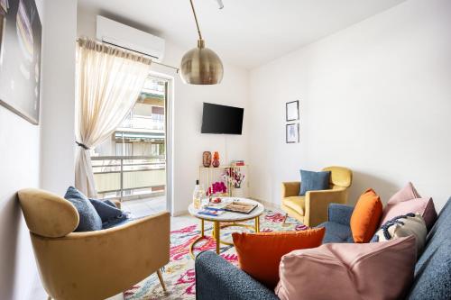 Modern 2BR Apartment with Balcony Near Metro, Athens