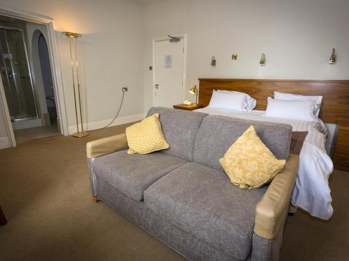 The Golf Hotel - image 5