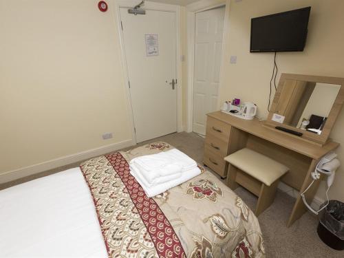 The Golf Hotel - image 11