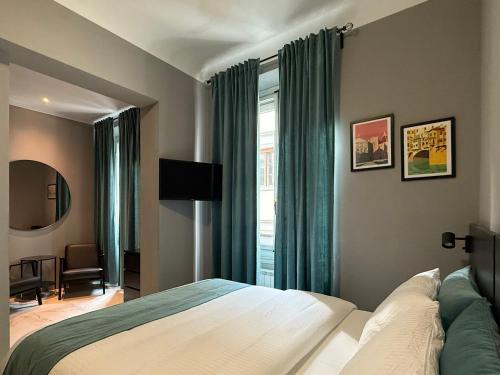 San Frediano Boutique – Florence, IA