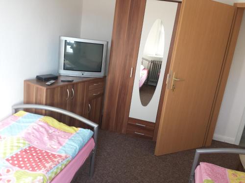 12 twin beds
