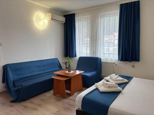 Family Hotel Flora - image 14
