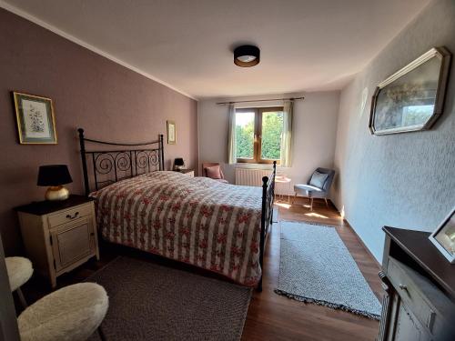 1 queen bed