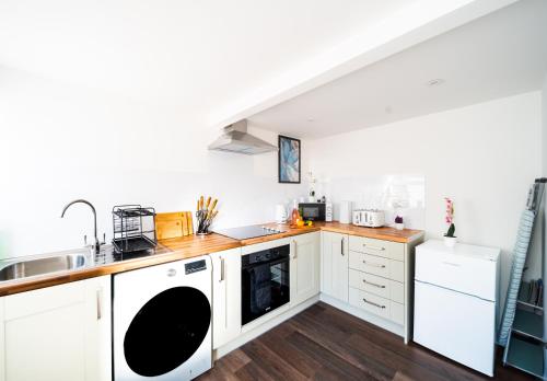 Open Mind Property - HotTub, 2 Guests & 1 Bed, Bognor Regis (foto 10)