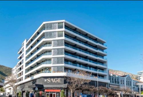 Modern & Cozy Studio