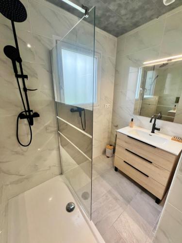 Zuhanyzó, Gîte des Passants (Gite des Passants) in Tourville-Sur-Arques