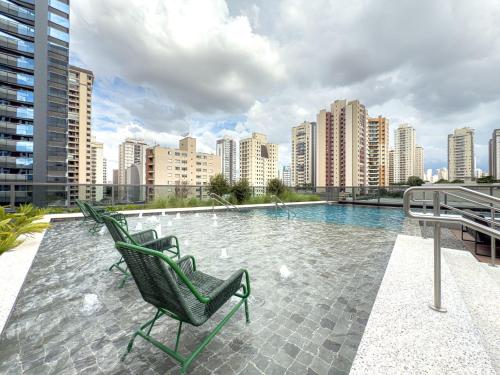 Estúdios com piscina ao ar livre no lounge, São Paulo