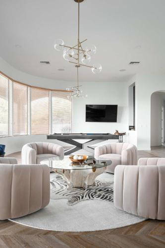 Sierra Luxe Home - Chic Design Dream Backyard with Pool in Carefree