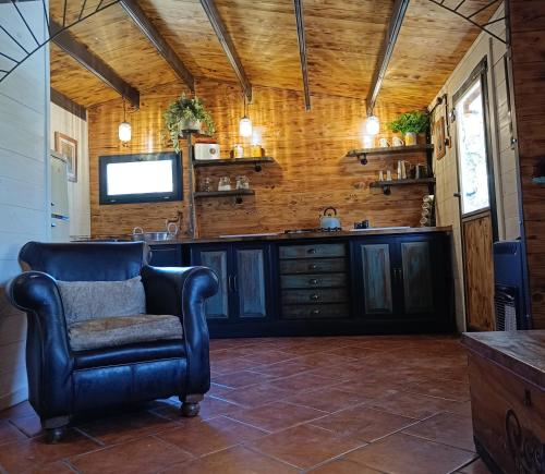 Konyha, Hill top hide away in Tortosa