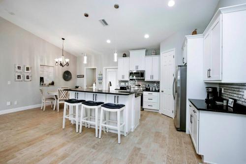 Spacious home with large yard - Perfect for families in North Port (FL)
