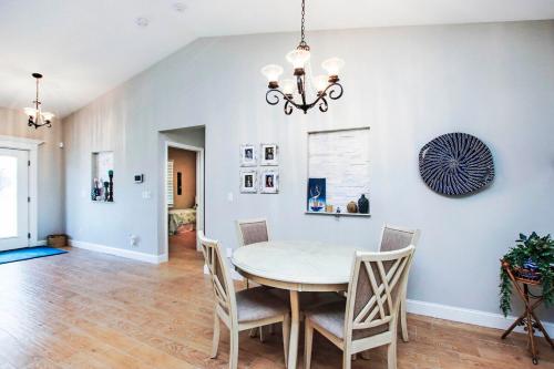 Spacious home with large yard - Perfect for families in North Port (FL)