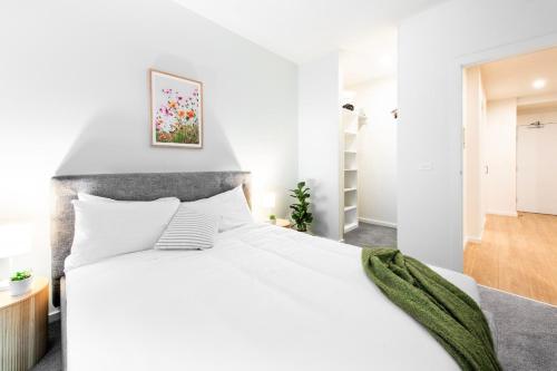 Workers Retreat Across from Essendon Station