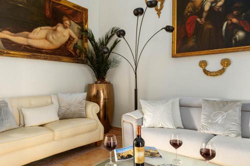 RosaM Suite - Via Veneto 15 min walk from Spanish Steps Top Floor Luxury Apartment, Roma (foto 8)