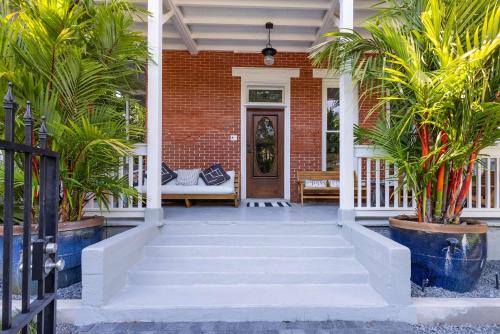 Carriage Suite at The Grand Maloney Hotel - image 14