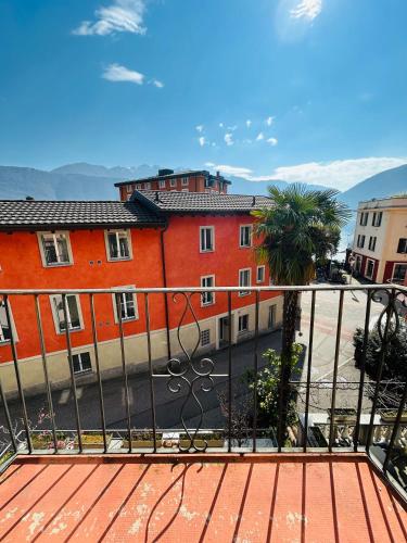 Casa Felice con terrazzo a due passi dal Lago in Melide