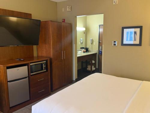 Comfort Inn North/Polaris - image 14