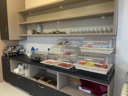 Ételek és italok, KIMMIY hotel贝尔格莱德可眯酒店 in Surčin