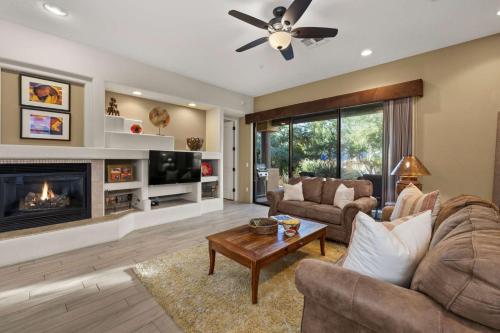 White Feather - Golf BBQ Patio Pool & Spa Access in Carefree