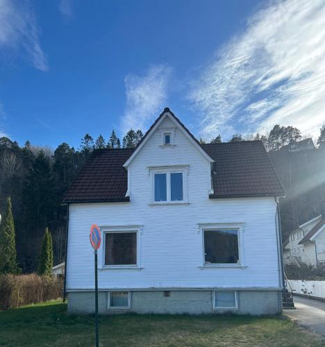Hus med 2 leiligheter – khách sạn tại Trung tâm thành phố Kristiansand