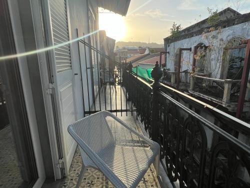One-Bedroom Apartment image 9