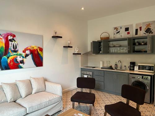 One-Bedroom Apartment image 6