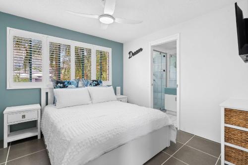 Caribbean Unit 4 12 Mahia Tce Kings Beach - image 2