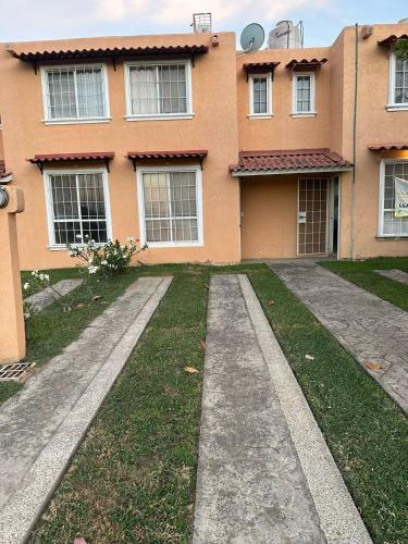 Casa en Acapulco los tulipanes in El Cayaco