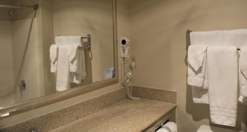 Baymont by Wyndham East Windsor Bradley Airport - image 3