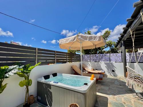 อ่างแช่น้ำร้อน, La vie est belle Luxury Residence With Jacuzzi '2' in ปูนตา / โซติเรส