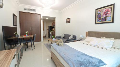 Elegant Studio Near Burj Khalifa Pool and Gym, Дубай (фото 4)